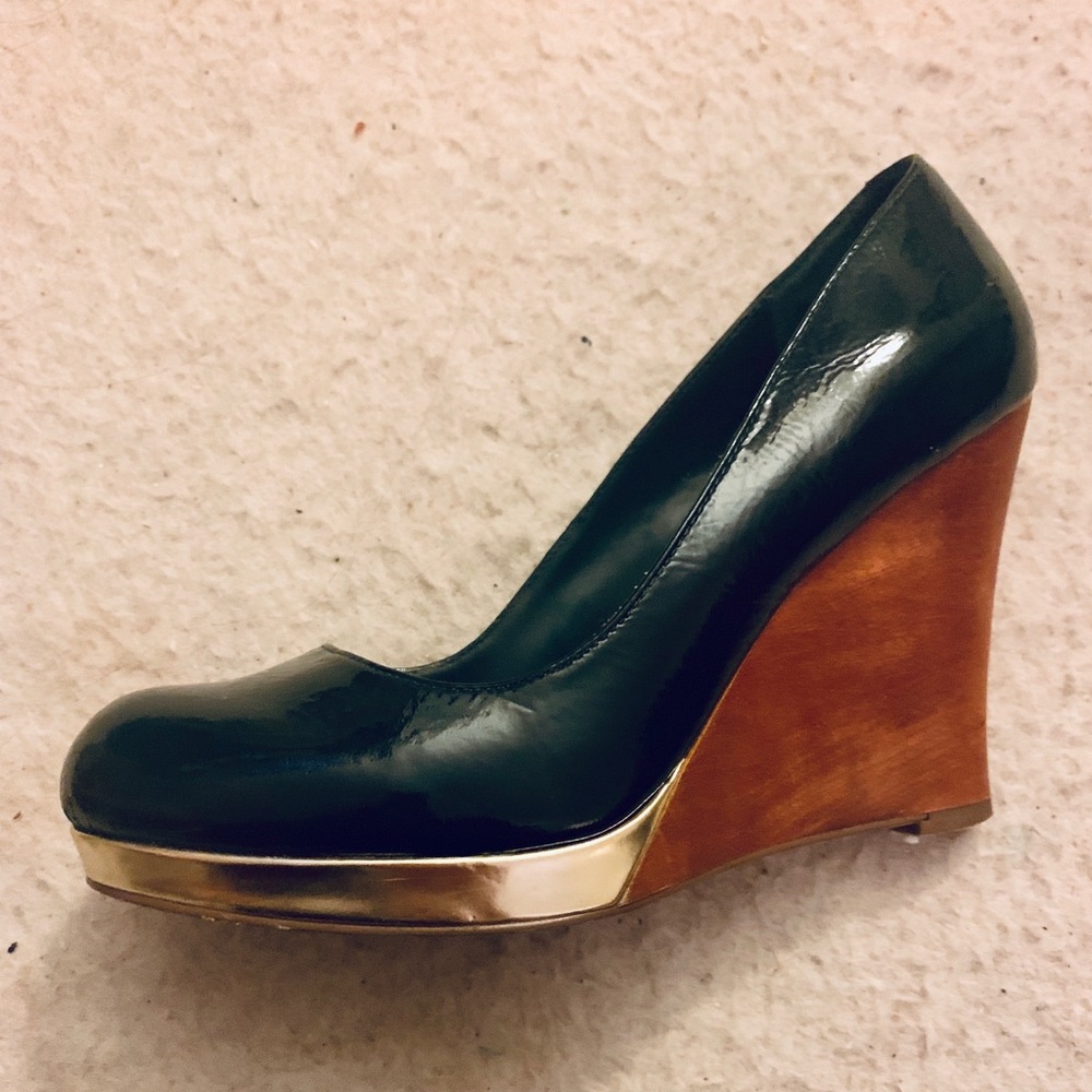 Charles David vintage wood wedges gold platform.